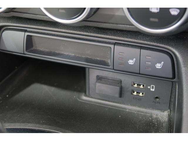 ロードスター Ｓレザーパッケージ　ホワイトセレクション　ワンオーナー　ブレンボブレーキキャリパー　純正ナビ　フルセグＴＶ　バックカメラ　ホワイトレザーシート　シートヒーター　クリアランスソナ‐　ＬＥＤヘッドライト　レイズ製１６インチアルミ　フロントフォグ　柿本製マフラー（13枚目）