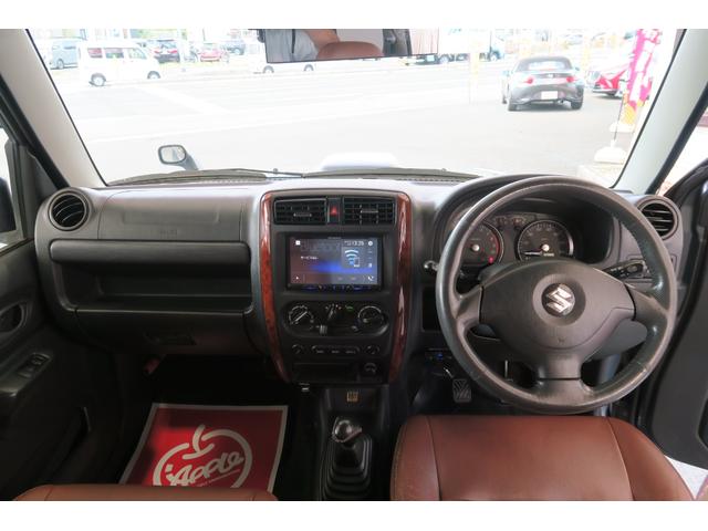 ジムニー ランドベンチャー　４ＷＤ　キーレス　５速マニュアル　ＥＴＣ　ハーフレザー　シートヒーター　純正１６インチアルミ　ディスプレイオーディオ（4枚目）