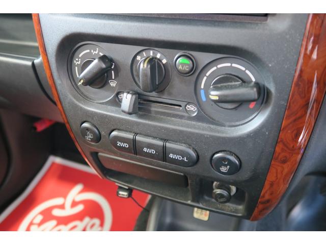 ジムニー ランドベンチャー　４ＷＤ　キーレス　５速マニュアル　ＥＴＣ　ハーフレザー　シートヒーター　純正１６インチアルミ　ディスプレイオーディオ（11枚目）