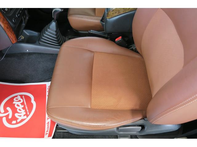 ジムニー ランドベンチャー　４ＷＤ　キーレス　５速マニュアル　ＥＴＣ　ハーフレザー　シートヒーター　純正１６インチアルミ　ディスプレイオーディオ（30枚目）