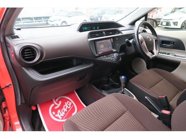 アクア Ｇ　エアロ　ユーザー買取車　スマートキー　バックカメラ　ＬＥＤヘッドランプ　デアイサー　シートヒーター　革巻きステアリング　１５インチ純正アルミ（15枚目）