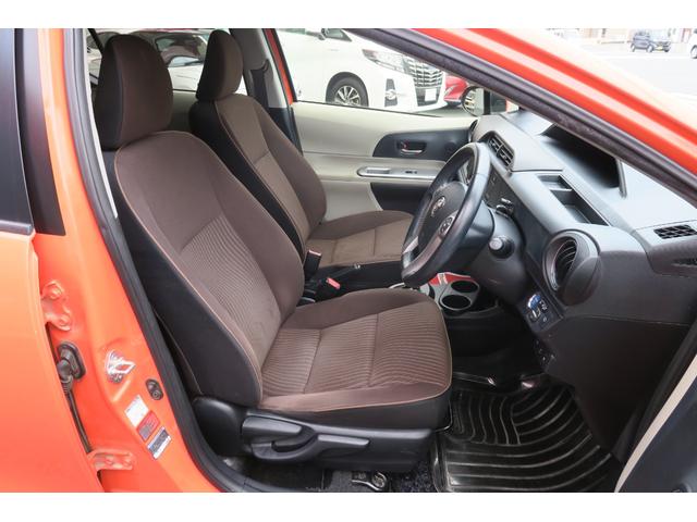 アクア Ｇ　エアロ　ユーザー買取車　スマートキー　バックカメラ　ＬＥＤヘッドランプ　デアイサー　シートヒーター　革巻きステアリング　１５インチ純正アルミ（16枚目）