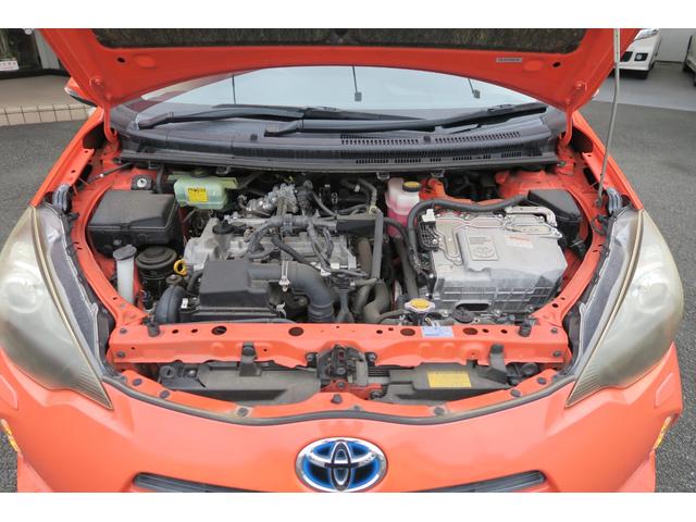 アクア Ｇ　エアロ　ユーザー買取車　スマートキー　バックカメラ　ＬＥＤヘッドランプ　デアイサー　シートヒーター　革巻きステアリング　１５インチ純正アルミ（22枚目）