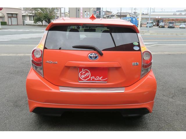 アクア Ｇ　エアロ　ユーザー買取車　スマートキー　バックカメラ　ＬＥＤヘッドランプ　デアイサー　シートヒーター　革巻きステアリング　１５インチ純正アルミ（25枚目）