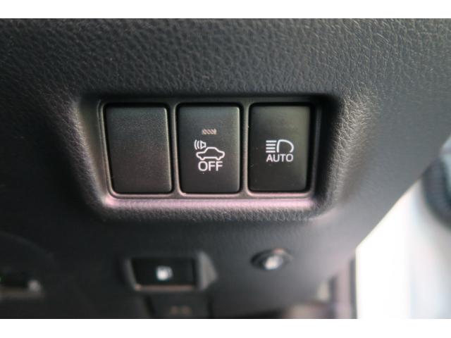 Ｃ－ＨＲ Ｇ　スマートキー　ＥＴＣ　モデリスタフルエアロ　フルセグＴＶ　バックカメラ　ＬＥＤヘッドライト　クリアランスソナー　クルーズコントロール　衝突軽減ブレーキ　オートハイビーム　レーンキープアシスト　ブラインドスポットモニター　純正１８インチアルミ（12枚目）