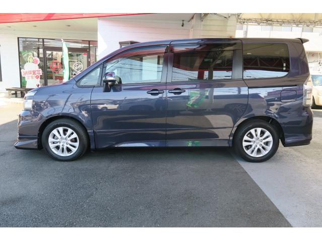 ヴォクシー ＺＳ　モデリスタエアロ　後席フリップダウンモニター　両側パワースライドドア　社外ナビ　フルセグＴＶ　フルシートカバー（6枚目）