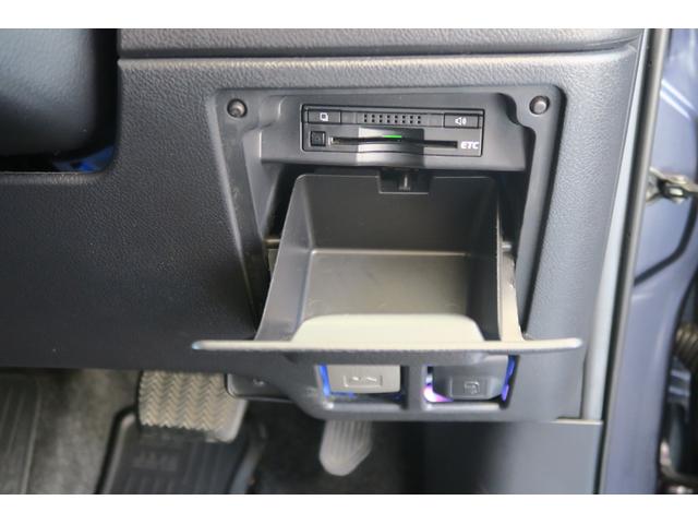 ヴォクシー ＺＳ　モデリスタエアロ　後席フリップダウンモニター　両側パワースライドドア　社外ナビ　フルセグＴＶ　フルシートカバー（38枚目）