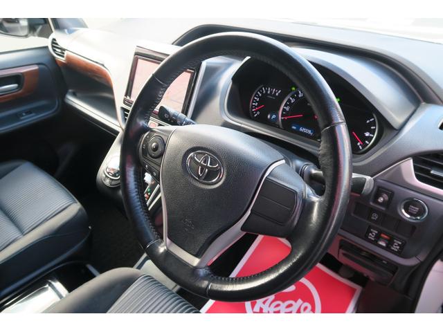 ヴォクシー ＺＳ　両側パワースライドドア　後席モニター　バックカメラ　ＬＥＤヘッドランプ　左右独立温度調整エアコン（8枚目）