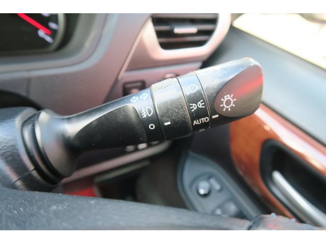 ヴォクシー ＺＳ　両側パワースライドドア　後席モニター　バックカメラ　ＬＥＤヘッドランプ　左右独立温度調整エアコン（33枚目）