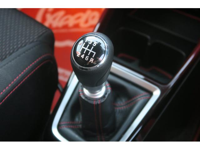 スイフトスポーツ ベースグレード　スマートキー　ＥＴＣ　　ＬＥＤヘッドライト　社外ナビ　フルセグＴＶ　バックカメラ　全方位カメラ　シートヒーター　純正アルミ　前後マッドガード　クリアランスソナー　デュアルセンサーブレーキ　レーンキープアシスト　ブラインドスポットモニター（12枚目）