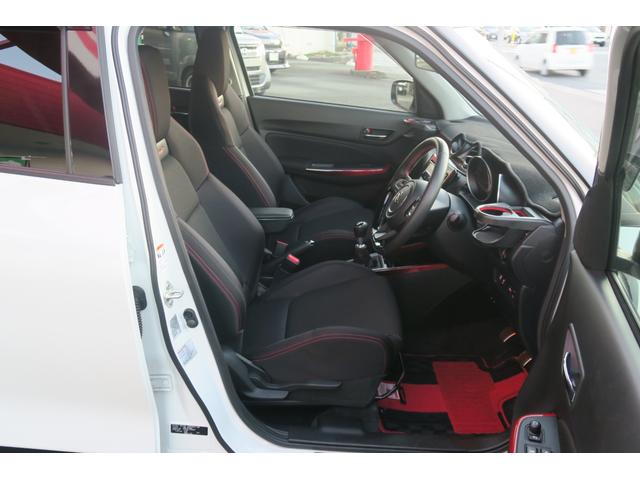 スイフトスポーツ ベースグレード　スマートキー　ＥＴＣ　　ＬＥＤヘッドライト　社外ナビ　フルセグＴＶ　バックカメラ　全方位カメラ　シートヒーター　純正アルミ　前後マッドガード　クリアランスソナー　デュアルセンサーブレーキ　レーンキープアシスト　ブラインドスポットモニター（15枚目）