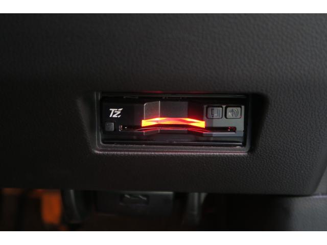 スイフトスポーツ ベースグレード　スマートキー　ＥＴＣ　　ＬＥＤヘッドライト　社外ナビ　フルセグＴＶ　バックカメラ　全方位カメラ　シートヒーター　純正アルミ　前後マッドガード　クリアランスソナー　デュアルセンサーブレーキ　レーンキープアシスト　ブラインドスポットモニター（27枚目）