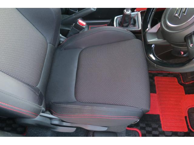 スイフトスポーツ ベースグレード　スマートキー　ＥＴＣ　　ＬＥＤヘッドライト　社外ナビ　フルセグＴＶ　バックカメラ　全方位カメラ　シートヒーター　純正アルミ　前後マッドガード　クリアランスソナー　デュアルセンサーブレーキ　レーンキープアシスト　ブラインドスポットモニター（30枚目）