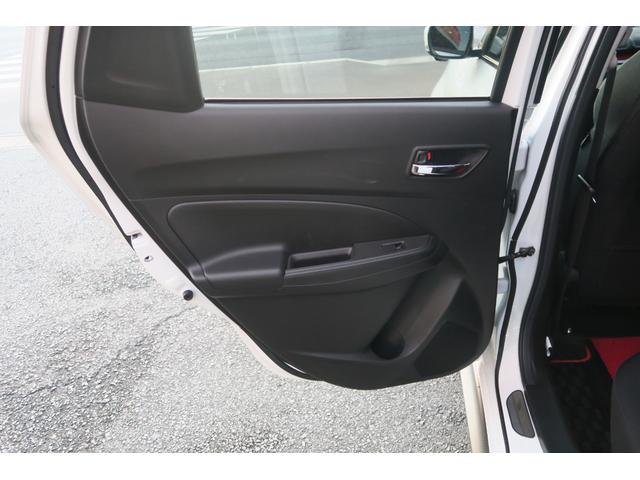 スイフトスポーツ ベースグレード　スマートキー　ＥＴＣ　　ＬＥＤヘッドライト　社外ナビ　フルセグＴＶ　バックカメラ　全方位カメラ　シートヒーター　純正アルミ　前後マッドガード　クリアランスソナー　デュアルセンサーブレーキ　レーンキープアシスト　ブラインドスポットモニター（36枚目）