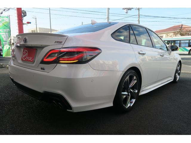 クラウンハイブリッド ＲＳアドバンス　３眼ＬＥＤ　ヘッドアップディスプレイ　パノラミックビューモニター　レーダークルーズコントロール　デジタルインナーミラー　サンルーフ　ハーフレザーシート　カードキー　セーフティセンス　ステアリングヒータ（2枚目）