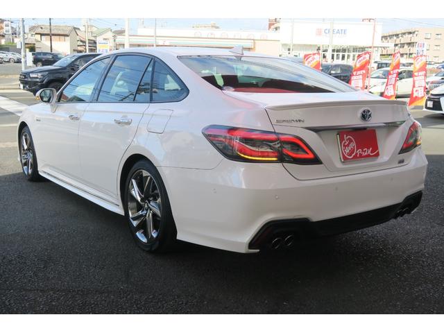 クラウンハイブリッド ＲＳアドバンス　３眼ＬＥＤ　ヘッドアップディスプレイ　パノラミックビューモニター　レーダークルーズコントロール　デジタルインナーミラー　サンルーフ　ハーフレザーシート　カードキー　セーフティセンス　ステアリングヒータ（7枚目）