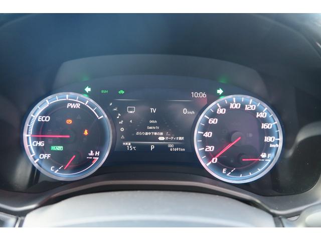 クラウンハイブリッド ＲＳアドバンス　３眼ＬＥＤ　ヘッドアップディスプレイ　パノラミックビューモニター　レーダークルーズコントロール　デジタルインナーミラー　サンルーフ　ハーフレザーシート　カードキー　セーフティセンス　ステアリングヒータ（9枚目）