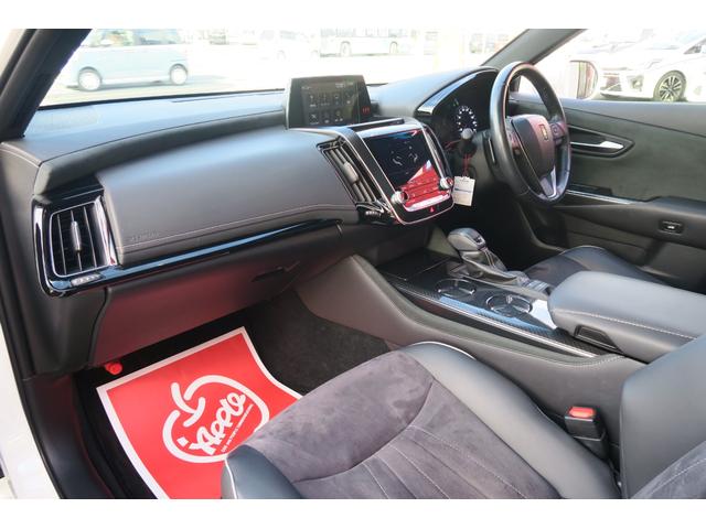 クラウンハイブリッド ＲＳアドバンス　３眼ＬＥＤ　ヘッドアップディスプレイ　パノラミックビューモニター　レーダークルーズコントロール　デジタルインナーミラー　サンルーフ　ハーフレザーシート　カードキー　セーフティセンス　ステアリングヒータ（16枚目）