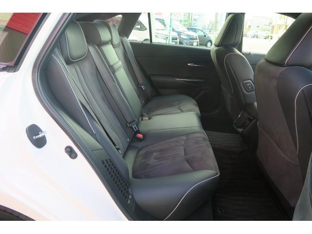 クラウンハイブリッド ＲＳアドバンス　３眼ＬＥＤ　ヘッドアップディスプレイ　パノラミックビューモニター　レーダークルーズコントロール　デジタルインナーミラー　サンルーフ　ハーフレザーシート　カードキー　セーフティセンス　ステアリングヒータ（19枚目）