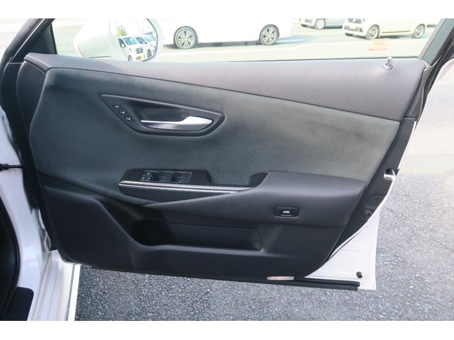 クラウンハイブリッド ＲＳアドバンス　３眼ＬＥＤ　ヘッドアップディスプレイ　パノラミックビューモニター　レーダークルーズコントロール　デジタルインナーミラー　サンルーフ　ハーフレザーシート　カードキー　セーフティセンス　ステアリングヒータ（38枚目）