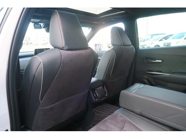 クラウンハイブリッド ＲＳアドバンス　３眼ＬＥＤ　ヘッドアップディスプレイ　パノラミックビューモニター　レーダークルーズコントロール　デジタルインナーミラー　サンルーフ　ハーフレザーシート　カードキー　セーフティセンス　ステアリングヒータ（41枚目）