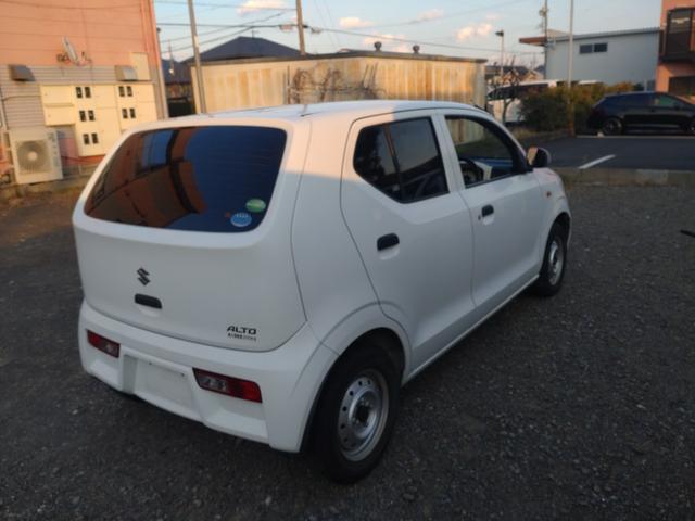 アルト VP 5速マニュアル車 パワステ エアコン キーレスエントリー 社外オーディオ レベライザー Wエアバック 4ナンバー貨物(6枚目)