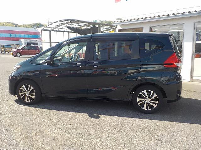 フリードハイブリッド ハイブリッドＥＸ☆半革シート☆コーナソナー☆６人乗☆禁煙車☆　純正ナビ☆ＤＶＤ再生☆ＣＤ録音☆Ｉｐｏｄ接続☆ＵＳＢ＆ＢＴｏｏｔｈ☆バックカメラ☆ナビ連動ＥＴＣ☆前後ドラレコ☆ミラー＆ワイパーヒーター☆ハーフレザー＆ヒーター☆コーナーソナー☆両パワスラ☆（10枚目）