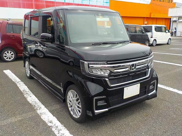 Ｎ－ＢＯＸカスタム Ｌターボ☆８インチナビ☆ＥＴＣ２．０☆修復歴なし☆禁煙車☆　純正８インチナビ☆フルセグ☆Ｂｔｏｏｔｈ☆ＤＶＤ再生☆バックカメラ☆ナビ連動ＥＴＣ２．０☆ナビ連動前後ドラレコ☆衝突軽減☆アダプティブクルコン☆ハンドル支援☆Ｗパワスラ☆Ｆシートヒーター☆ハーフレザー（8枚目）