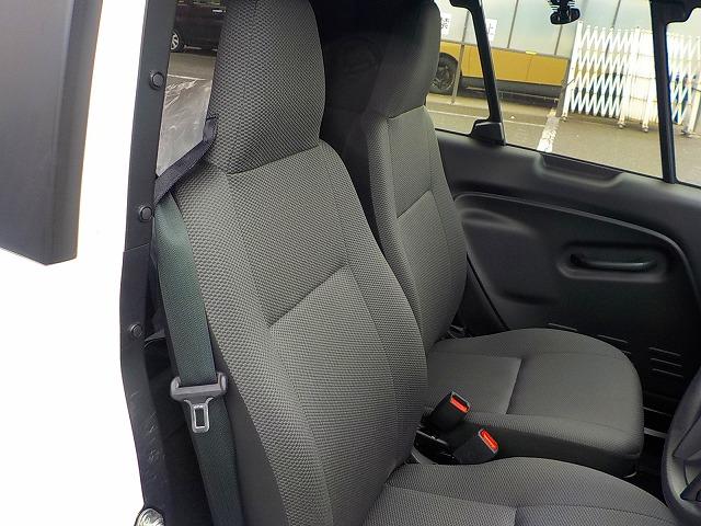 シーポッド Ｇ☆電気自動車☆カタログ公表値ＭＡＸ１５０ｋｍ走行可☆　プリクラッシュセーフティ☆パーキングサポートブレーキ☆クリアランスソナー☆ＡＣ１００Ｖ１５００Ｗ電源☆シートヒーター☆デフォッガー付Ｆガラス☆電格ウィンカーミラー☆２．１Ａ充電ＵＳＢ☆禁煙車☆（37枚目）