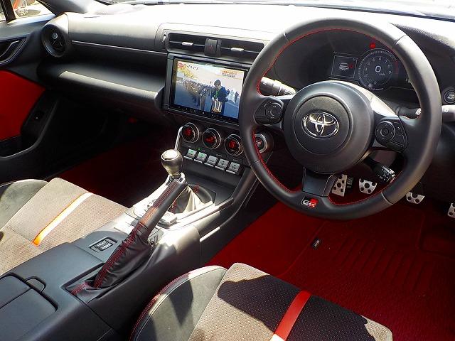 ＧＲ８６ ＲＺ☆ＴＯＭ’Ｓエアロ☆チタンフラー☆修復無し☆禁煙車☆　９インチナビ☆ＤＶＤ再生☆ＢＴｏｏｔｈ☆ＨＤＭＩ☆ＷｉＦｉ☆専用ハーフレザー＆ヒーター☆クルーズコント☆ヒルアシスト☆ＭーＦａｃｔｏｒｙチタンマフラー☆ＴＯＭ’Ｓエアロ＆リアスポ☆ＬＥＤオートライト☆（2枚目）