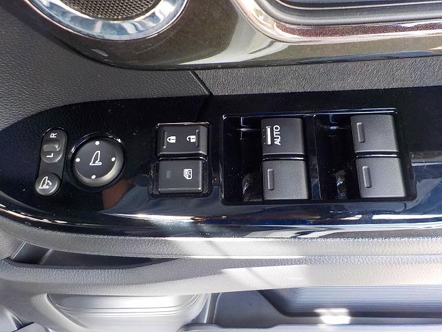 Ｎ－ＢＯＸカスタム Ｇ・Ｌターボホンダセンシング★８インチナビ☆禁煙車☆　純正８インチナビ☆フルセグ☆Ｂｔｏｏｔｈ☆ＤＶＤ再生☆音楽録音☆バックカメラ☆ナビ連動ＥＴＣ☆純正前後ドラレコ☆Ｗパワスラ☆パドルシフト☆ハーフレザー☆シートヒーター☆ＬＥＤオートハイビーム☆衝突軽減（57枚目）