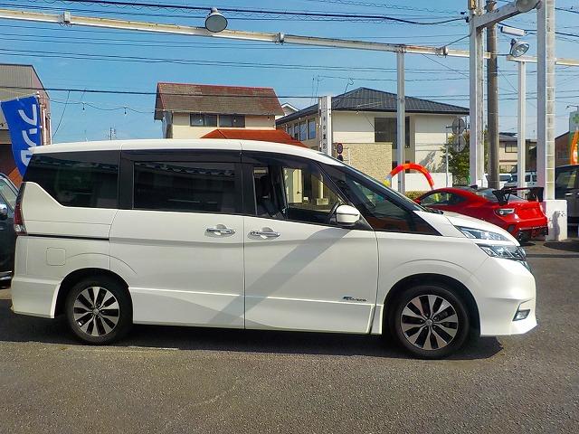 セレナ ＨＳーＶセレ☆９型ナビ☆後席Ｍ☆両側電動ドア☆試乗出来ます☆　軽減ブレーキ☆９型ナビ☆ブルーレイ＆ＤＶＤ再生☆Ｂｌｕｅｔｏｏｔｈ☆フリップダウンモニター☆ドラレコ☆ＥＴＣ☆ハンズフリー両側電動ドア☆ＬＥＤオートライト☆クルーズコントロール☆リアクーラー☆試乗ＯＫ（7枚目）