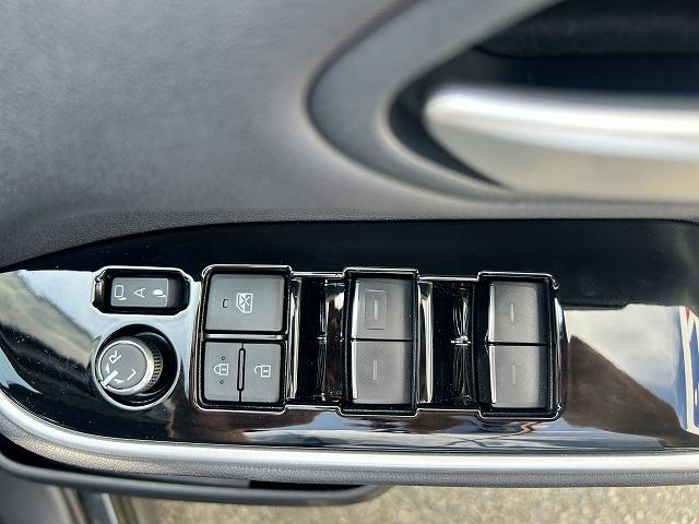 ヴォクシー Ｓ－Ｚ☆後期☆１０型ナビ☆１４型後席Ｍ☆半革Ｓ☆試乗出来ます　☆後期型☆１０型オーディオ＆ＰＬＵＳナビ☆１４型フリップダウンモニター☆ミラキャスト☆Ｂｌｕｅｔｏｏｔｈ☆ＥＴＣ２．０☆前後ドラレコ☆半革＆ヒーター☆コーナーソナー☆Ｑｉ無接点充電☆７人乗り☆試乗ＯＫ（47枚目）