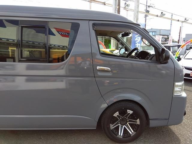 ハイエースワゴン DX ☆キャンピング仕様車☆修復歴無し☆ キャンピング仕様車・ベッドKIT・水道設備・冷蔵庫・網戸付ガラス・ヒッチメンバー・100V電源・SDナビ・フルセグ・DVD再生・音楽録音・バックカメラ・ETC・ミラー一体型ドラレコ・LEDヘッド・禁煙(12枚目)