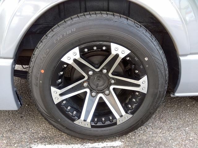 ハイエースワゴン DX ☆キャンピング仕様車☆修復歴無し☆ キャンピング仕様車・ベッドKIT・水道設備・冷蔵庫・網戸付ガラス・ヒッチメンバー・100V電源・SDナビ・フルセグ・DVD再生・音楽録音・バックカメラ・ETC・ミラー一体型ドラレコ・LEDヘッド・禁煙(25枚目)