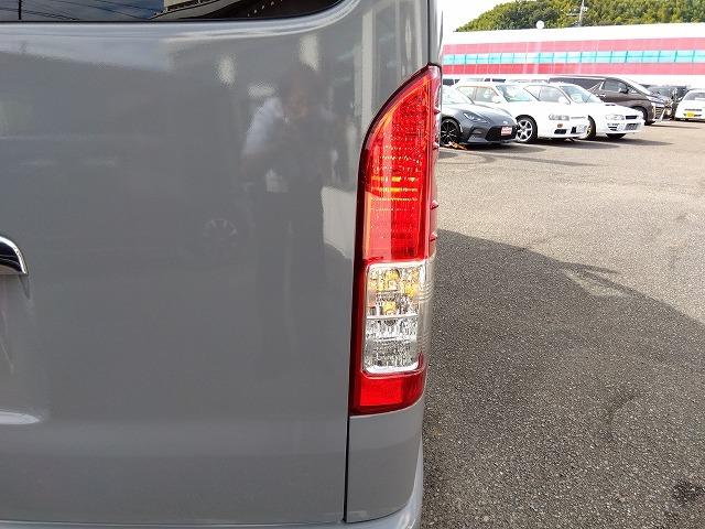 ハイエースワゴン DX ☆キャンピング仕様車☆修復歴無し☆ キャンピング仕様車・ベッドKIT・水道設備・冷蔵庫・網戸付ガラス・ヒッチメンバー・100V電源・SDナビ・フルセグ・DVD再生・音楽録音・バックカメラ・ETC・ミラー一体型ドラレコ・LEDヘッド・禁煙(29枚目)