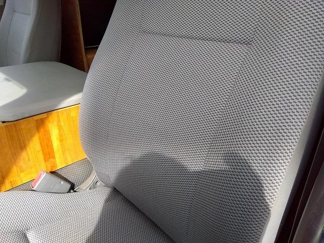 ハイエースワゴン DX ☆キャンピング仕様車☆修復歴無し☆ キャンピング仕様車・ベッドKIT・水道設備・冷蔵庫・網戸付ガラス・ヒッチメンバー・100V電源・SDナビ・フルセグ・DVD再生・音楽録音・バックカメラ・ETC・ミラー一体型ドラレコ・LEDヘッド・禁煙(34枚目)