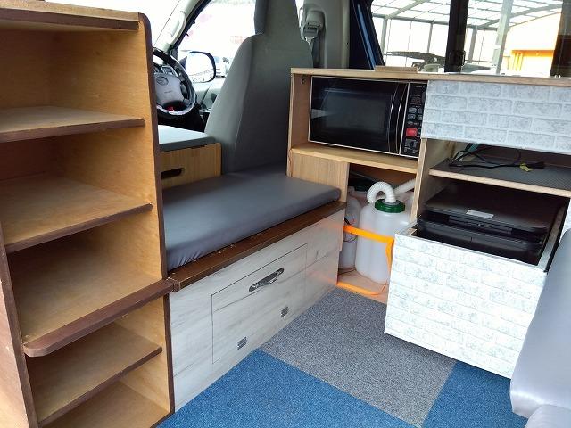 ハイエースワゴン DX ☆キャンピング仕様車☆修復歴無し☆ キャンピング仕様車・ベッドKIT・水道設備・冷蔵庫・網戸付ガラス・ヒッチメンバー・100V電源・SDナビ・フルセグ・DVD再生・音楽録音・バックカメラ・ETC・ミラー一体型ドラレコ・LEDヘッド・禁煙(38枚目)