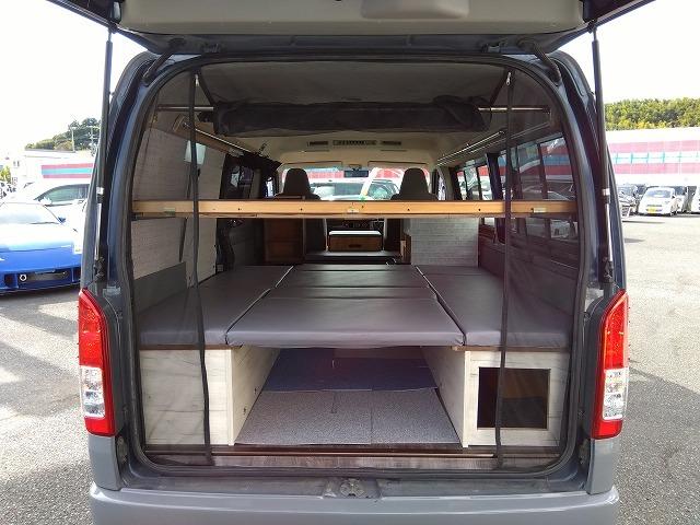 ハイエースワゴン DX ☆キャンピング仕様車☆修復歴無し☆ キャンピング仕様車・ベッドKIT・水道設備・冷蔵庫・網戸付ガラス・ヒッチメンバー・100V電源・SDナビ・フルセグ・DVD再生・音楽録音・バックカメラ・ETC・ミラー一体型ドラレコ・LEDヘッド・禁煙(40枚目)