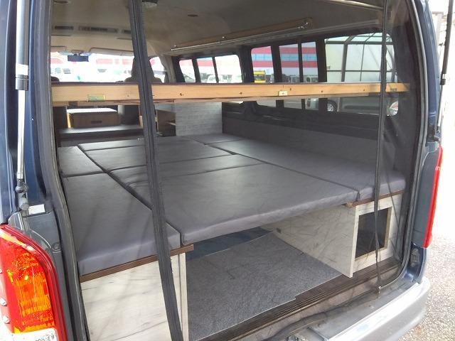 ハイエースワゴン DX ☆キャンピング仕様車☆修復歴無し☆ キャンピング仕様車・ベッドKIT・水道設備・冷蔵庫・網戸付ガラス・ヒッチメンバー・100V電源・SDナビ・フルセグ・DVD再生・音楽録音・バックカメラ・ETC・ミラー一体型ドラレコ・LEDヘッド・禁煙(45枚目)