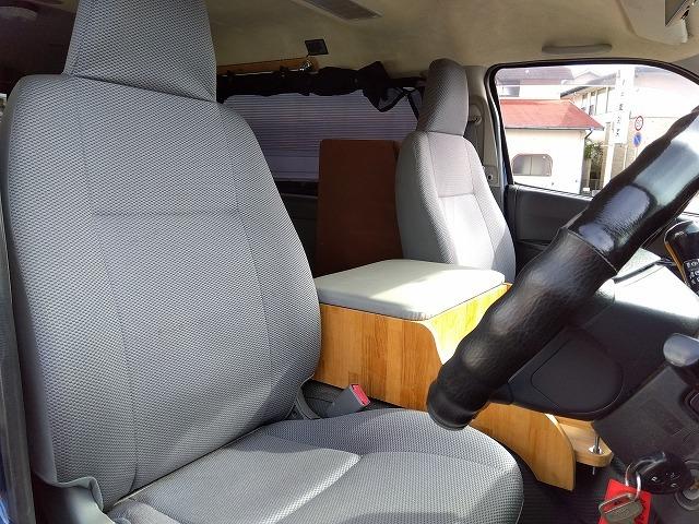 ハイエースワゴン DX ☆キャンピング仕様車☆修復歴無し☆ キャンピング仕様車・ベッドKIT・水道設備・冷蔵庫・網戸付ガラス・ヒッチメンバー・100V電源・SDナビ・フルセグ・DVD再生・音楽録音・バックカメラ・ETC・ミラー一体型ドラレコ・LEDヘッド・禁煙(48枚目)