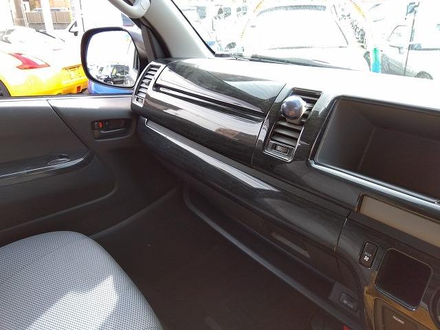 ハイエースワゴン DX ☆キャンピング仕様車☆修復歴無し☆ キャンピング仕様車・ベッドKIT・水道設備・冷蔵庫・網戸付ガラス・ヒッチメンバー・100V電源・SDナビ・フルセグ・DVD再生・音楽録音・バックカメラ・ETC・ミラー一体型ドラレコ・LEDヘッド・禁煙(54枚目)
