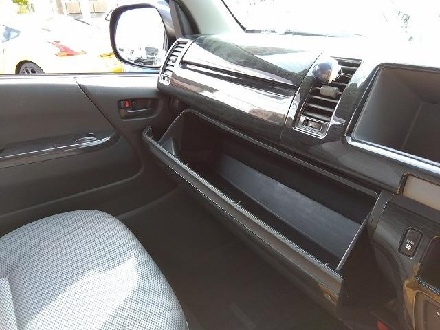 ハイエースワゴン DX ☆キャンピング仕様車☆修復歴無し☆ キャンピング仕様車・ベッドKIT・水道設備・冷蔵庫・網戸付ガラス・ヒッチメンバー・100V電源・SDナビ・フルセグ・DVD再生・音楽録音・バックカメラ・ETC・ミラー一体型ドラレコ・LEDヘッド・禁煙(55枚目)