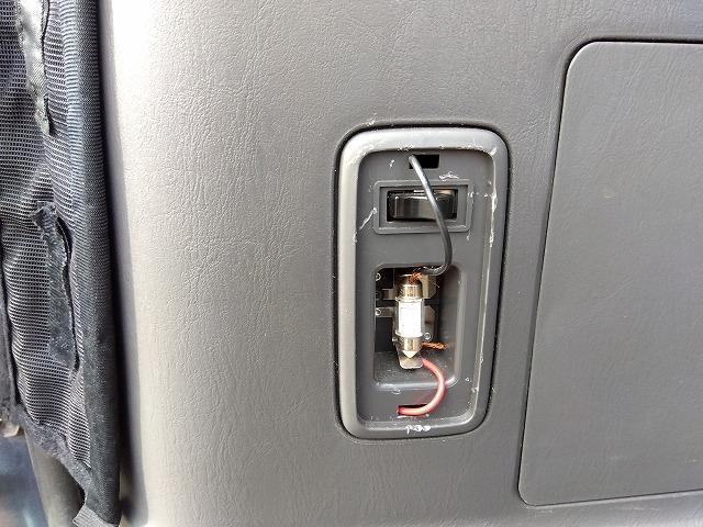 ハイエースワゴン DX ☆キャンピング仕様車☆修復歴無し☆ キャンピング仕様車・ベッドKIT・水道設備・冷蔵庫・網戸付ガラス・ヒッチメンバー・100V電源・SDナビ・フルセグ・DVD再生・音楽録音・バックカメラ・ETC・ミラー一体型ドラレコ・LEDヘッド・禁煙(78枚目)