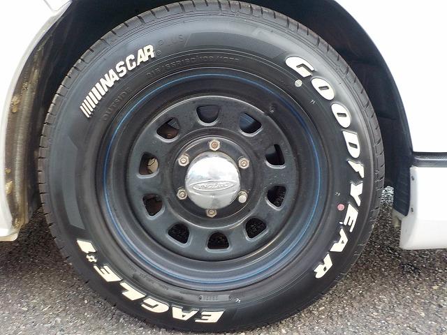 ハイエースバン スーパーＧＬダークプライム☆ナビ☆後席モニタ☆リアベット☆　メモリナビ・ＤＶＤ再生・ＢＴｏｏｔｈ・社外ツイーター＆サブウーハー＆天井スピーカー・後席１０型フリップダウン・リアベットＫＩＴ・社外ボンネット・ＬＥＤオートライト・ダウンブロック・デイトナホイール（74枚目）