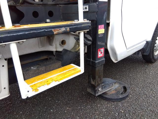 キャリイトラック 高所作業車☆4WD☆キャブシャシーアオリなし☆試乗出来ます☆ アイチコーポレーション製高所作業車☆5速マニュアル☆4WD☆ETC☆バックカメラ付デジタルインナーミラー☆コーナーソナー☆ナビTV☆ヘッドライトレベライザー☆エアコン☆走行4.4万km☆試乗出来ます☆(52枚目)