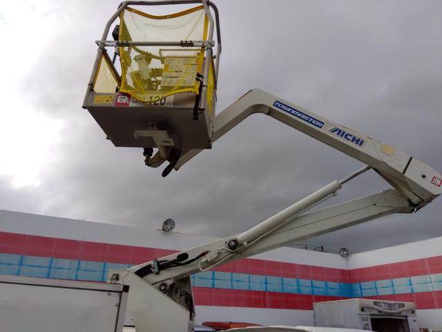 キャリイトラック 高所作業車☆4WD☆キャブシャシーアオリなし☆試乗出来ます☆ アイチコーポレーション製高所作業車☆5速マニュアル☆4WD☆ETC☆バックカメラ付デジタルインナーミラー☆コーナーソナー☆ナビTV☆ヘッドライトレベライザー☆エアコン☆走行4.4万km☆試乗出来ます☆(68枚目)