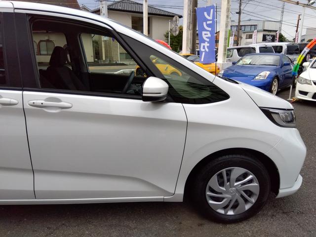 フリード Ｇ☆８型ナビ☆後席Ｍ☆禁煙車☆６人乗☆走行２．４万☆試乗ＯＫ　８型ナビ☆☆Ｂｌｕｅｔｏｏｔｈ☆バックカメラ☆ＥＴＣ☆フリップダウンモニター☆シートヒーター☆ミラー＆ワイパーヒーター☆ホンダセンシング☆レーダークルーズ操舵支援☆両側電動ドア☆走行２．４万☆試乗ＯＫ（12枚目）