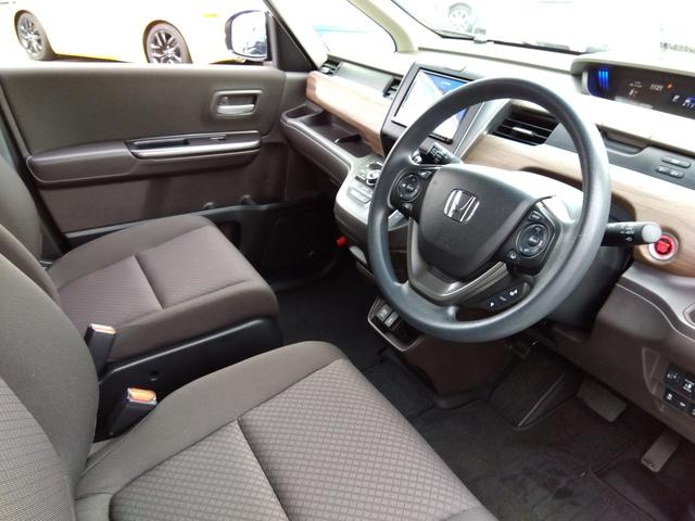 フリード Ｇ☆８型ナビ☆後席Ｍ☆禁煙車☆６人乗☆走行２．４万☆試乗ＯＫ　８型ナビ☆☆Ｂｌｕｅｔｏｏｔｈ☆バックカメラ☆ＥＴＣ☆フリップダウンモニター☆シートヒーター☆ミラー＆ワイパーヒーター☆ホンダセンシング☆レーダークルーズ操舵支援☆両側電動ドア☆走行２．４万☆試乗ＯＫ（63枚目）