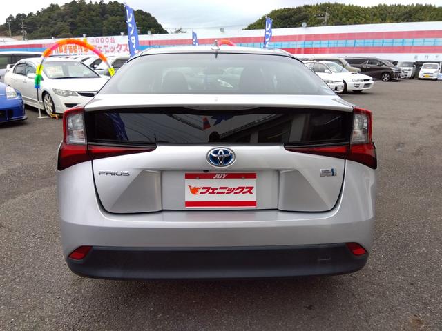プリウス E☆後期型☆プリクラッシュ☆ナビ☆走行1.2万km☆試乗OK ☆後期型☆ナビ☆Bluetooth☆バックカメラ☆ETC☆LEDオートハイビーム☆プリクラッシュ☆レーダークルーズ☆ふらつき検知☆SOSコール対応☆オートリトラウィンカーミラー☆走行1.2万☆試乗OK(9枚目)
